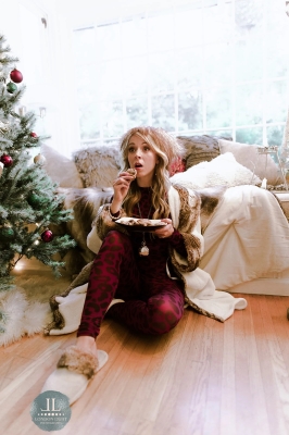 Artemis_Era_-_Set_5_Home_for_the_Holidays_Special__284129.jpg