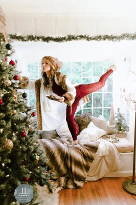 Artemis_Era_-_Set_5_Home_for_the_Holidays_Special__284729.jpg