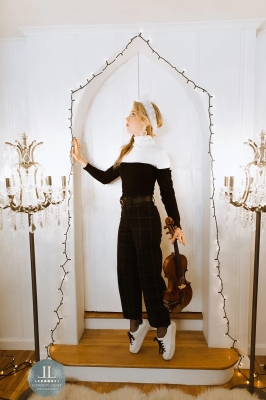 Artemis_Era_-_Set_7_Home_for_the_Holidays_Special__284129.jpg