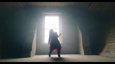 Love_Goes_On_and_On_ft__Amy_Lee_-_00989.jpg