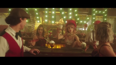 You_re_A_Mean_One2C_Mr__Grinch_28ft__Sabrina_Carpenter29_-_00260.jpg