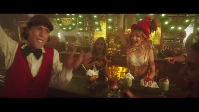 You_re_A_Mean_One2C_Mr__Grinch_28ft__Sabrina_Carpenter29_-_00473.jpg