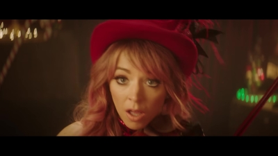 You_re_A_Mean_One2C_Mr__Grinch_28ft__Sabrina_Carpenter29_-_00491.jpg