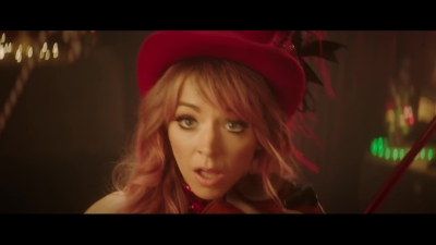 You_re_A_Mean_One2C_Mr__Grinch_28ft__Sabrina_Carpenter29_-_00492.jpg