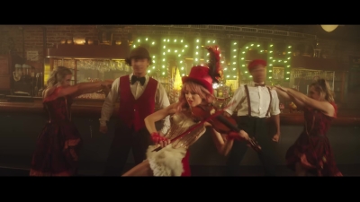 You_re_A_Mean_One2C_Mr__Grinch_28ft__Sabrina_Carpenter29_-_01101.jpg