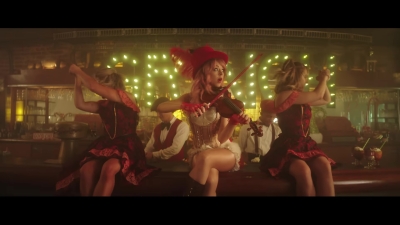 You_re_A_Mean_One2C_Mr__Grinch_28ft__Sabrina_Carpenter29_-_01383.jpg