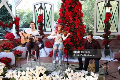 Celebrities_Visit_Hallmark_s_Home___Family_2018_28429.jpg