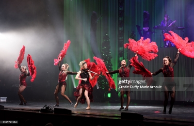 The_Lindsey_Stirling_Christmas_Program_Winter_Tour_-_November_26_2021_282829.jpg