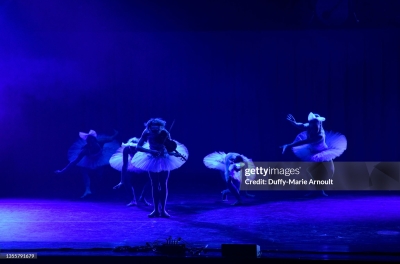The_Lindsey_Stirling_Christmas_Program_Winter_Tour_-_November_26_2021_283229.jpg