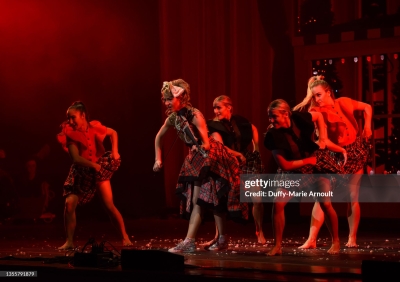 The_Lindsey_Stirling_Christmas_Program_Winter_Tour_-_November_26_2021_284429.jpg