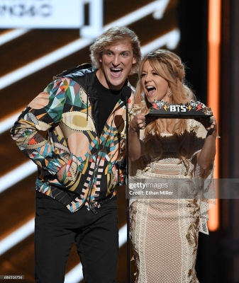 Billboard_Music_Awards_2017_2811829.jpg