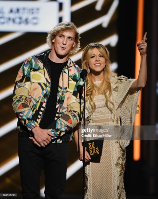 Billboard_Music_Awards_2017_2812129.jpg
