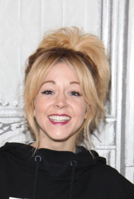 Build_Presents_Lindsey_Stirling_Previewing_Brave_Enough_2017_281329.jpg
