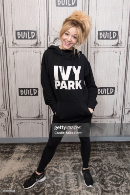 Build_Presents_Lindsey_Stirling_Previewing_Brave_Enough_2017_281729.jpg