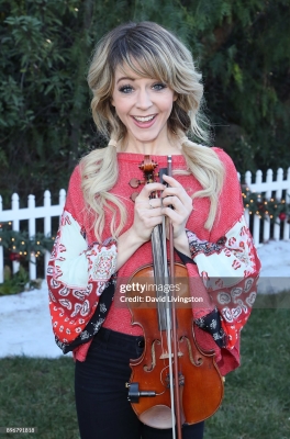 Celebrities_Visit_Hallmark_s_Home___Family_2017_28129.jpg