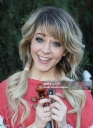 Celebrities_Visit_Hallmark_s_Home___Family_2017_28329.jpg