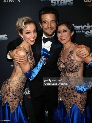 Dancing_With_The_Stars_Season_25_-_November_6_2017_282029.jpg