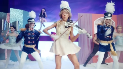 Christmas_C_mon_ft__Becky_G_-_00971.jpg