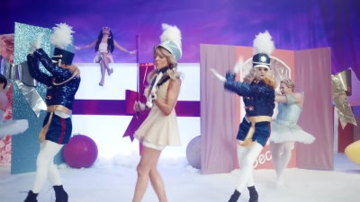 Christmas_C_mon_ft__Becky_G_-_01027.jpg