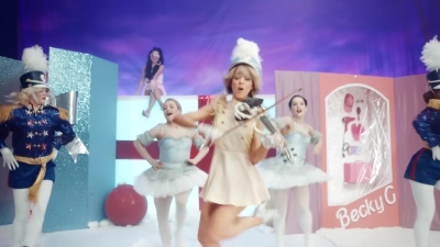Christmas_C_mon_ft__Becky_G_-_01344.jpg