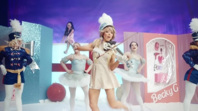 Christmas_C_mon_ft__Becky_G_-_01345.jpg