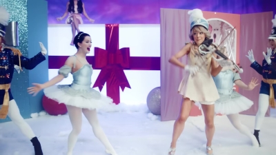 Christmas_C_mon_ft__Becky_G_-_01599.jpg