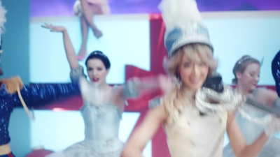Christmas_C_mon_ft__Becky_G_-_01610.jpg