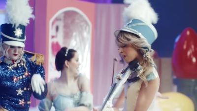 Christmas_C_mon_ft__Becky_G_-_01791.jpg