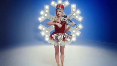 Christmas_C_mon_ft__Becky_G_-_01886.jpg