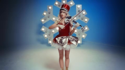 Christmas_C_mon_ft__Becky_G_-_01893.jpg