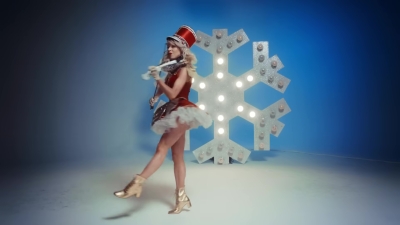 Christmas_C_mon_ft__Becky_G_-_02011.jpg