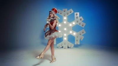 Christmas_C_mon_ft__Becky_G_-_02012.jpg