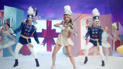 Christmas_C_mon_ft__Becky_G_-_02182.jpg