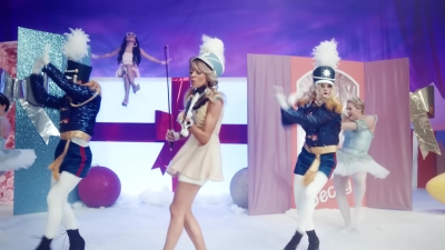 Christmas_C_mon_ft__Becky_G_-_02199.jpg