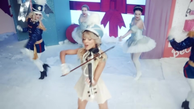 Christmas_C_mon_ft__Becky_G_-_02389.jpg