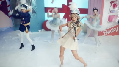 Christmas_C_mon_ft__Becky_G_-_02406.jpg