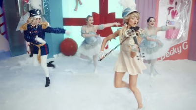 Christmas_C_mon_ft__Becky_G_-_02413.jpg