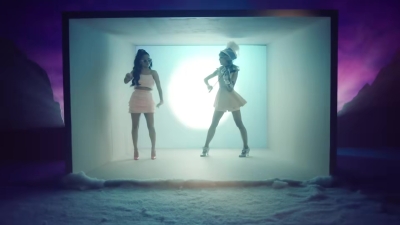 Christmas_C_mon_ft__Becky_G_-_02455.jpg