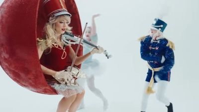 Christmas_C_mon_ft__Becky_G_-_02584.jpg