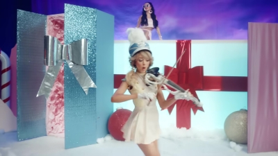 Christmas_C_mon_ft__Becky_G_-_02639.jpg