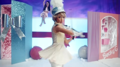 Christmas_C_mon_ft__Becky_G_-_02661.jpg