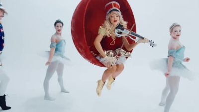 Christmas_C_mon_ft__Becky_G_-_02694.jpg