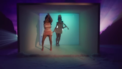Christmas_C_mon_ft__Becky_G_-_02825.jpg