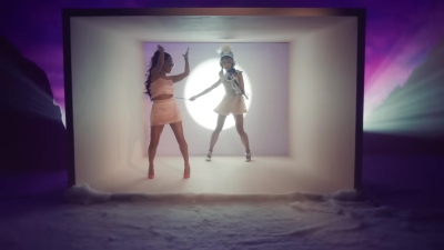 Christmas_C_mon_ft__Becky_G_-_02832.jpg