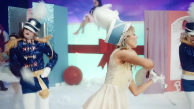 Christmas_C_mon_ft__Becky_G_-_03077.jpg