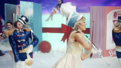 Christmas_C_mon_ft__Becky_G_-_03078.jpg