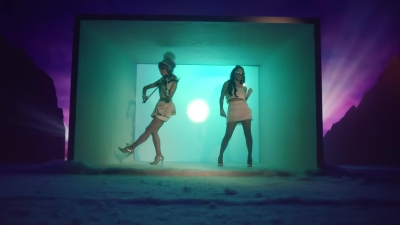 Christmas_C_mon_ft__Becky_G_-_03114.jpg