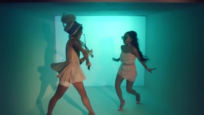 Christmas_C_mon_ft__Becky_G_-_03187.jpg