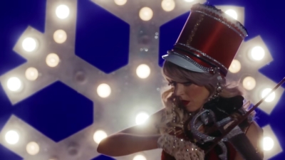 Christmas_C_mon_ft__Becky_G_-_03406.jpg